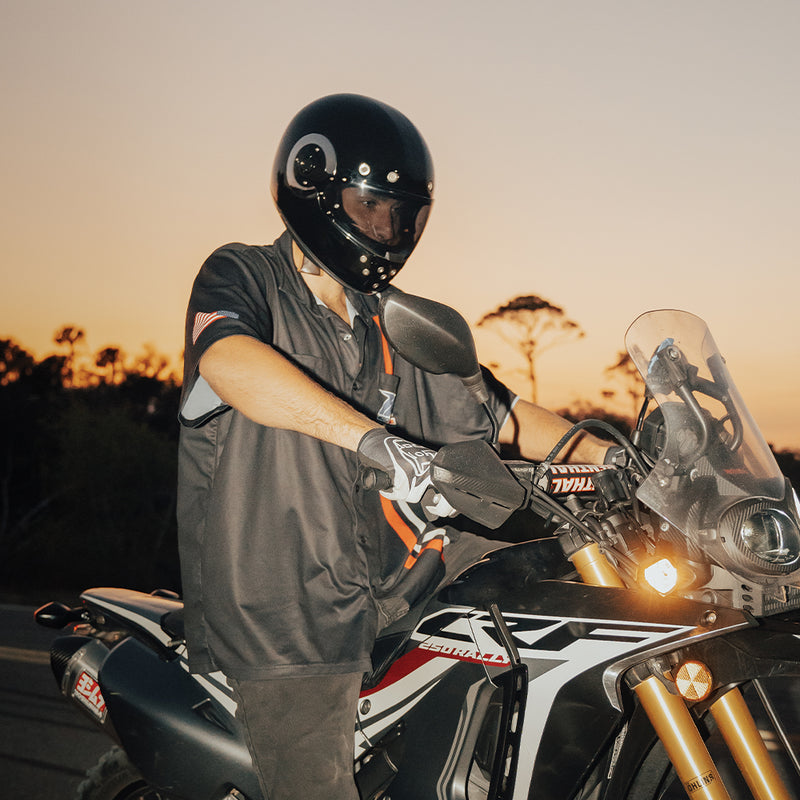 Load image into Gallery viewer, DOT Daytona Retro Full Face Motorcycle Helmet: Vintage Style for Men, Women, & Youth - Hi-Gloss Black w/ Chrome Accents