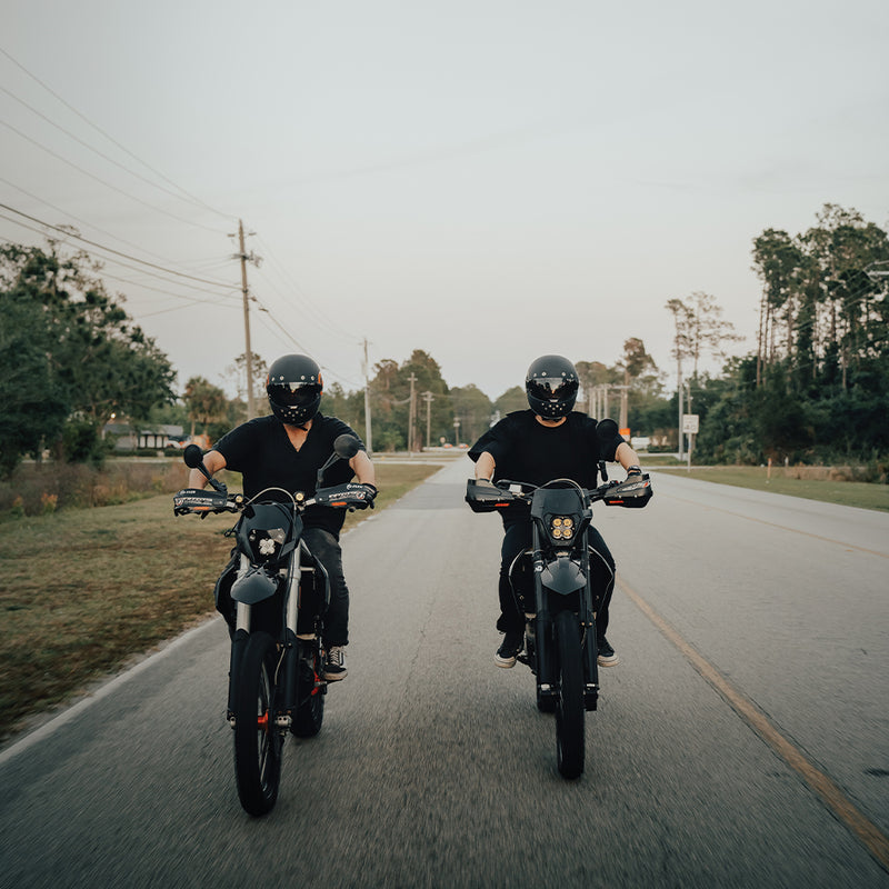 Load image into Gallery viewer, DOT Daytona Retro Full Face Motorcycle Helmet: Vintage Style for Men, Women, &amp; Youth - Dull Black W/ Dull Black Accents
