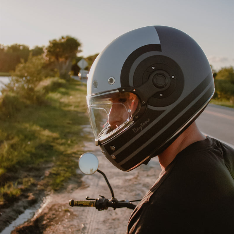 Load image into Gallery viewer, DOT Daytona Retro Full Face Motorcycle Helmet: Vintage Style for Men, Women, &amp; Youth - W/ Racer
